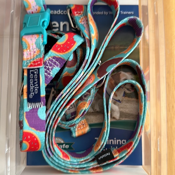 Gentle leader chic designer DONUTS head collar and leash, size medium - Picture 2 of 9